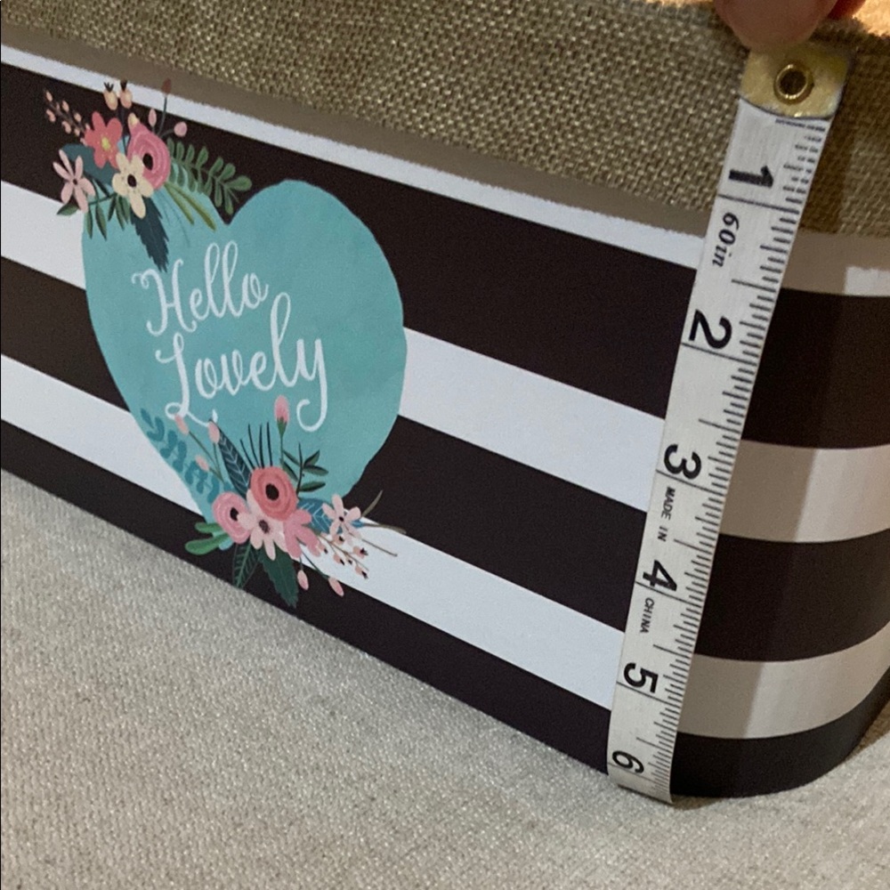 Striped Decorative Storage Box with Floral Heart Design and Lid. - Picture 5 of 8